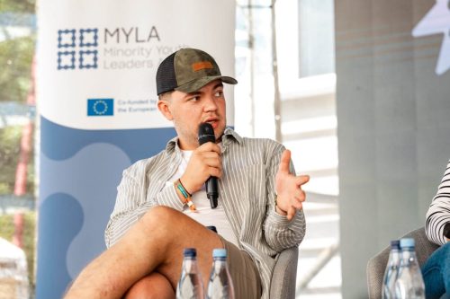 www.fb.com/blinkmedia.ro